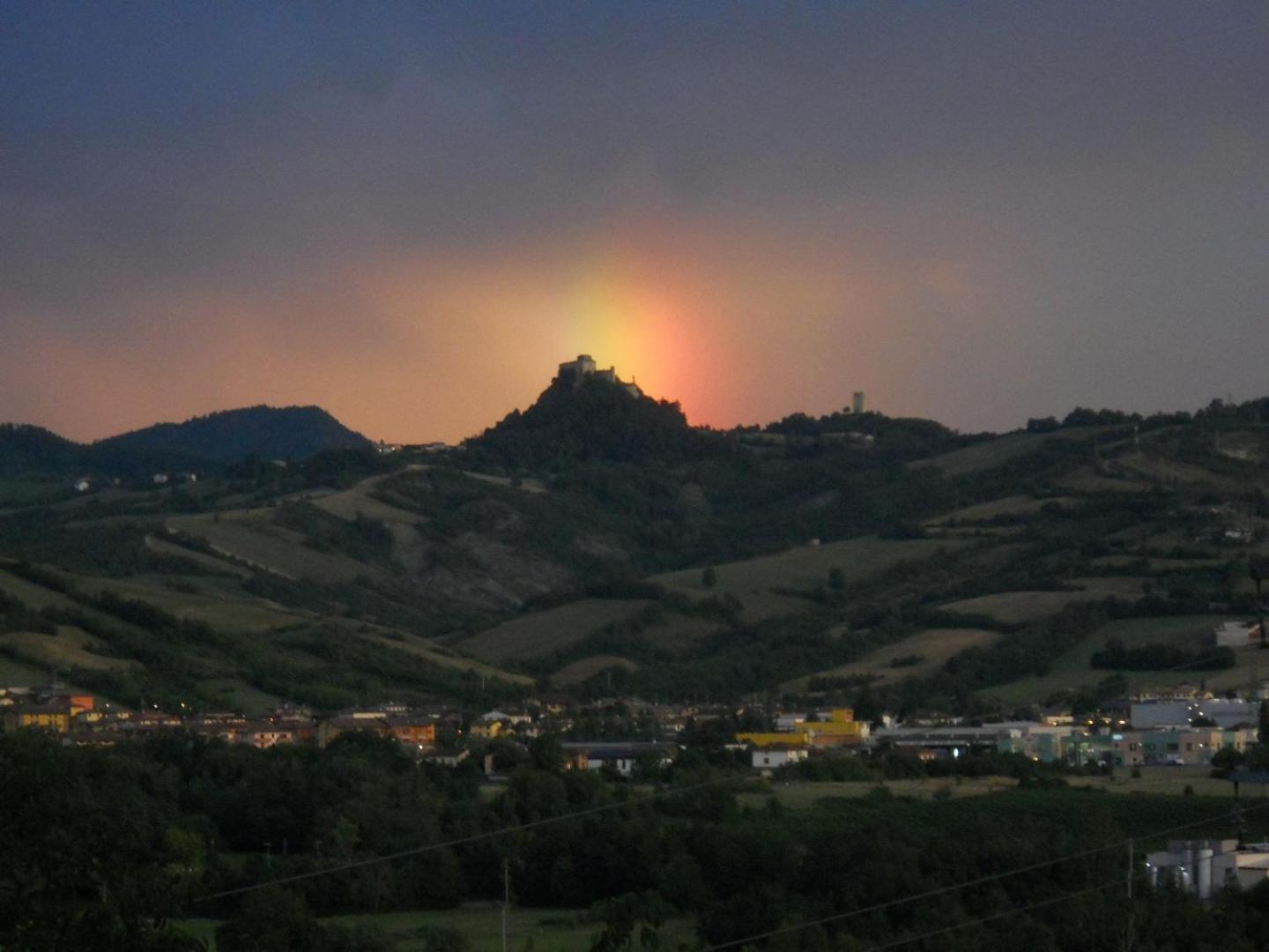 L'Angolo Di Verlano Canossa Zewnętrze zdjęcie