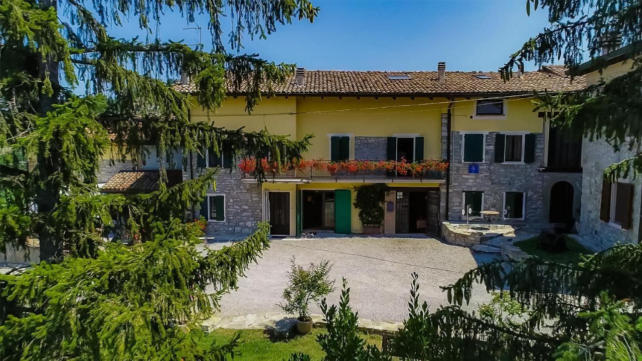 L'Angolo Di Verlano Canossa Zewnętrze zdjęcie